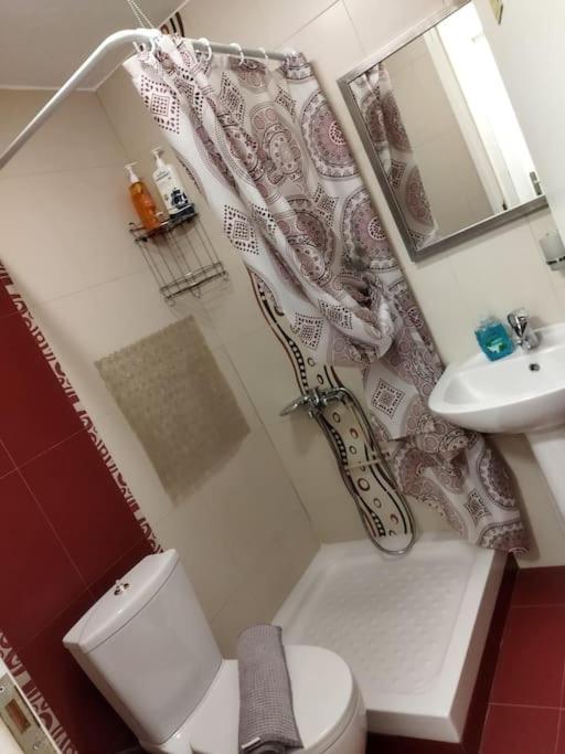 Cozy Near To The Airport Apartment *
